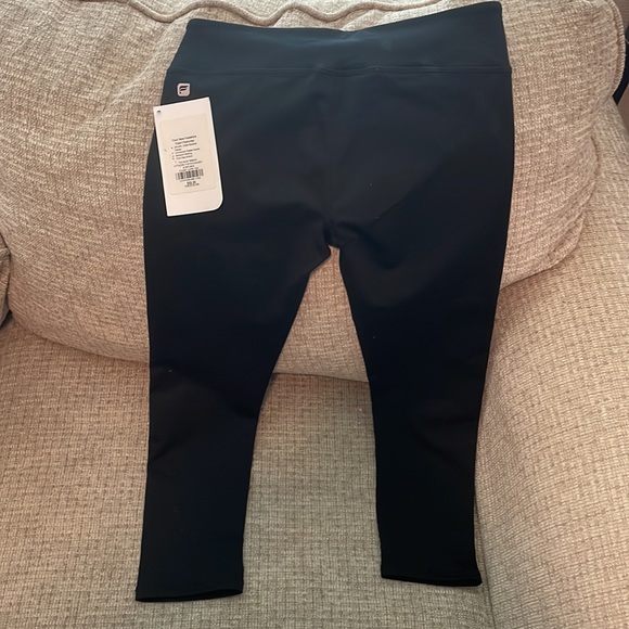Fabletics Capris - Picture 3 of 4